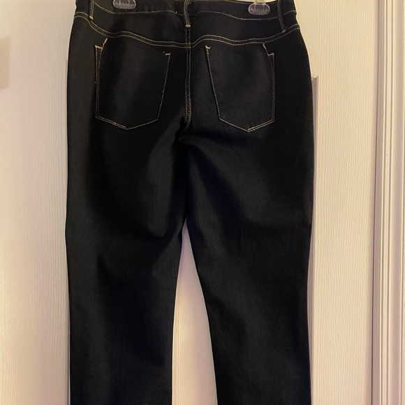 Jeans - Picture 6 of 8